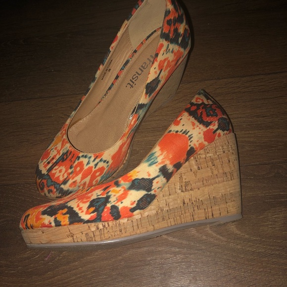 Transit brand wedges - Picture 2 of 2